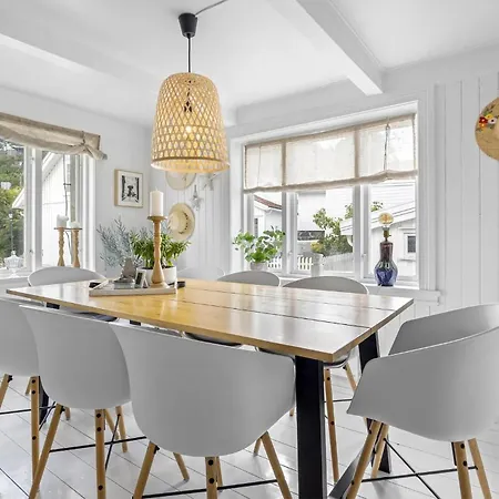 Nice Home In Tvedestrand With Wifi *