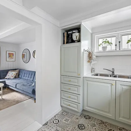 Nice Home In Tvedestrand With Wifi
